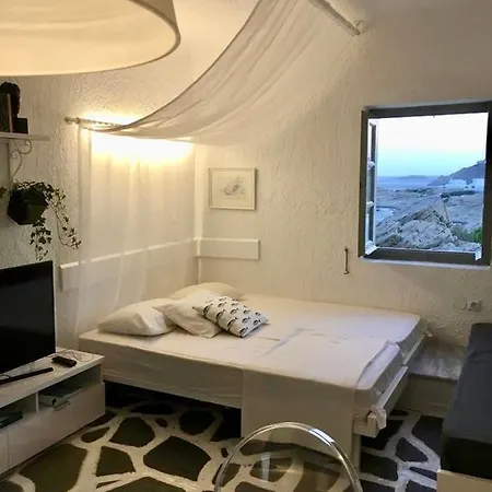 Hébergement de vacances Amazing Flat With Private Beach And Swimming Pool *