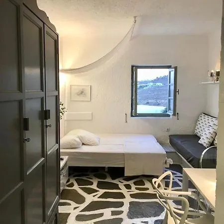 Amazing Flat With Private Beach And Swimming Pool *